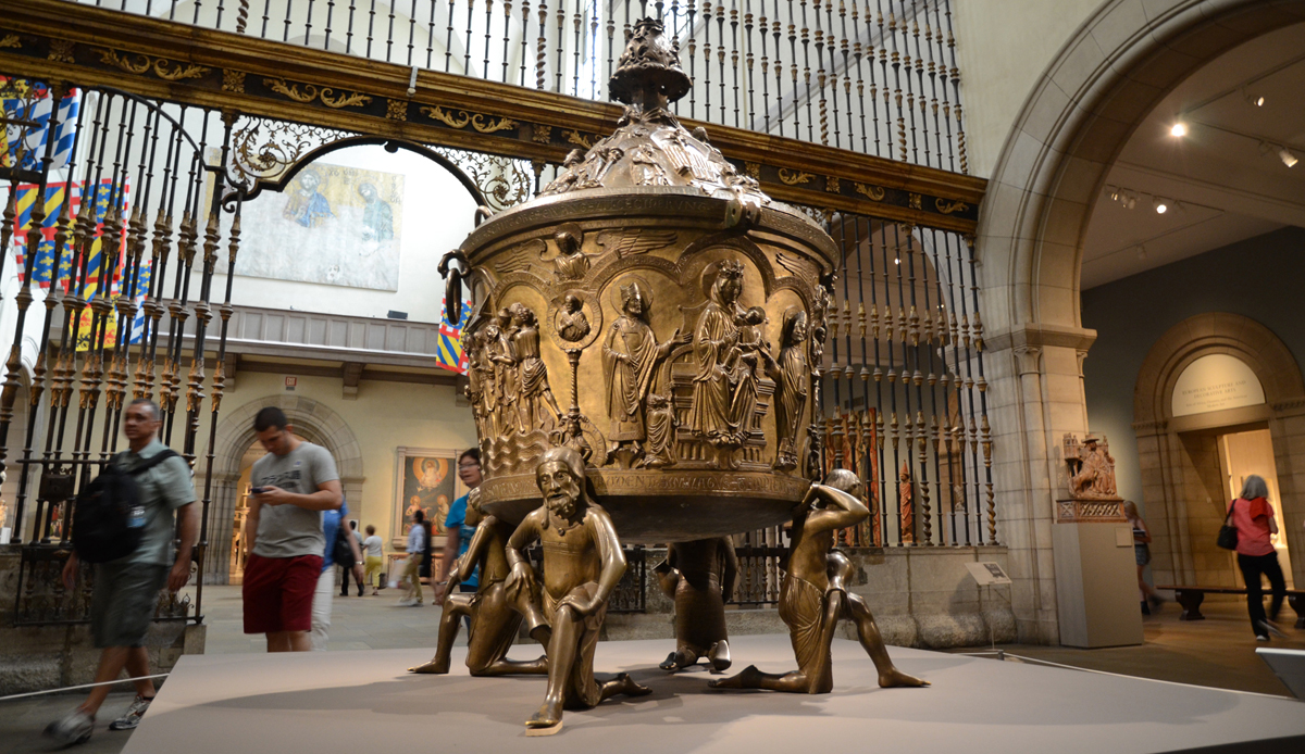 The Hildesheim baptismal font was one of the prominent pieces of art on display in the New York Metropolitan Museum of Art.
